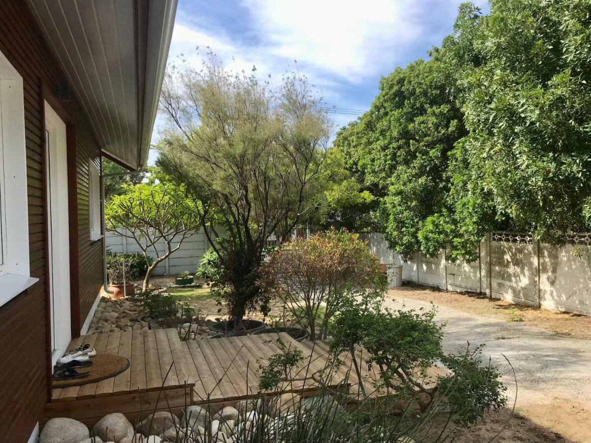 African Holiday Home In Table View Cape Town Exterior photo